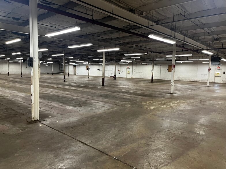 1495 N Main St, Hendersonville, NC for sale - Building Photo - Image 3 of 15