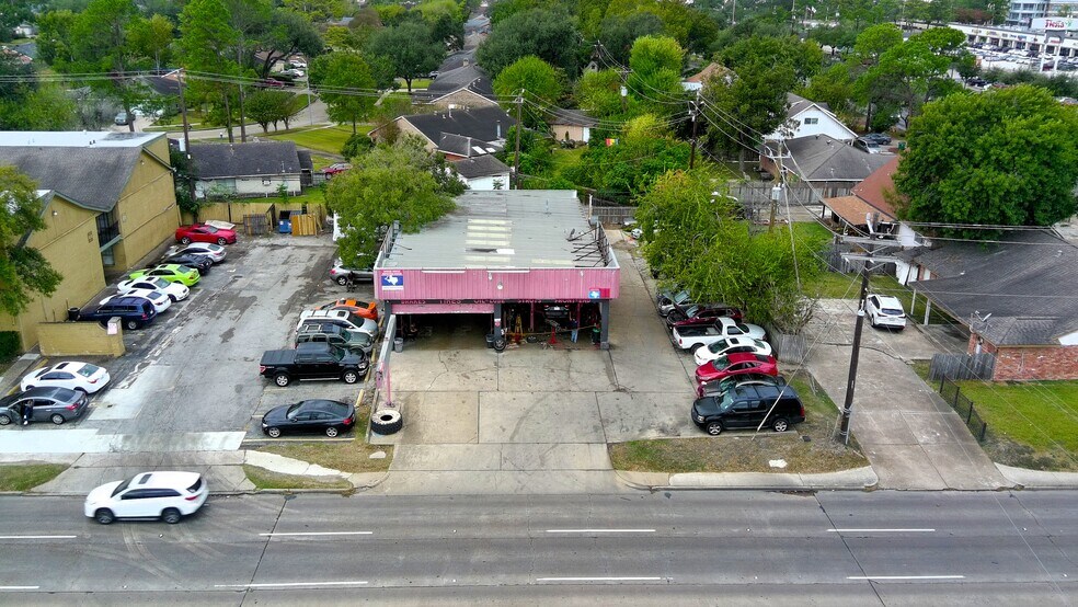 7004 S Gessner Rd, Houston, TX à vendre - Photo du bâtiment - Image 2 de 5