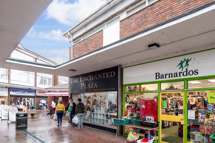 Malting Sq, Yaxley for sale - Primary Photo - Image 1 of 4