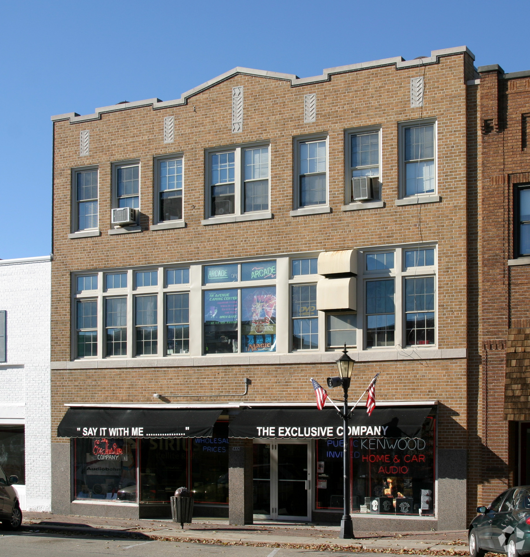 144 N Main St, West Bend, WI à vendre Photo principale- Image 1 de 1