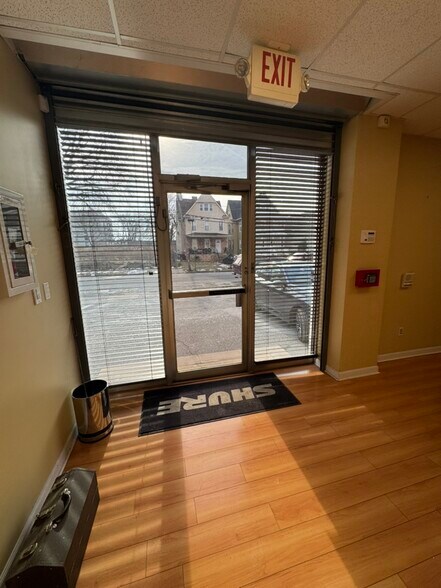134 Myer St, Hackensack, NJ à louer - Photo intérieure - Image 2 de 6