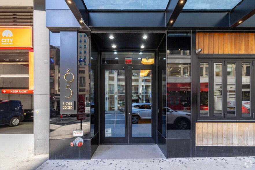 65 W 36th St, New York, NY à louer - Photo du bâtiment - Image 3 de 4