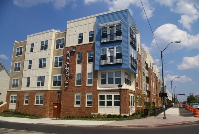 2303 Chester Ave, Cleveland, OH à louer - Photo du bâtiment - Image 2 de 16
