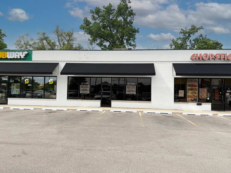 1910-1990 Central Rd, Rolling Meadows, IL for lease - Building Photo - Image 2 of 7