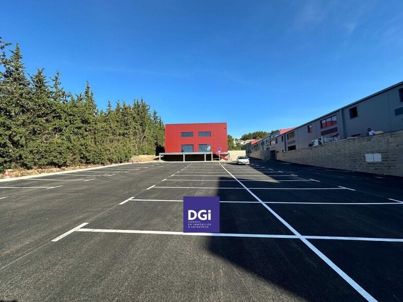Flex in Nîmes for lease - Building Photo - Image 3 of 3
