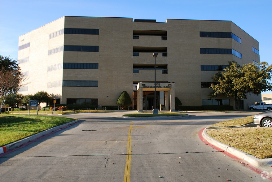 1604 Hospital Pky, Bedford, TX à vendre - Photo principale - Image 1 de 1