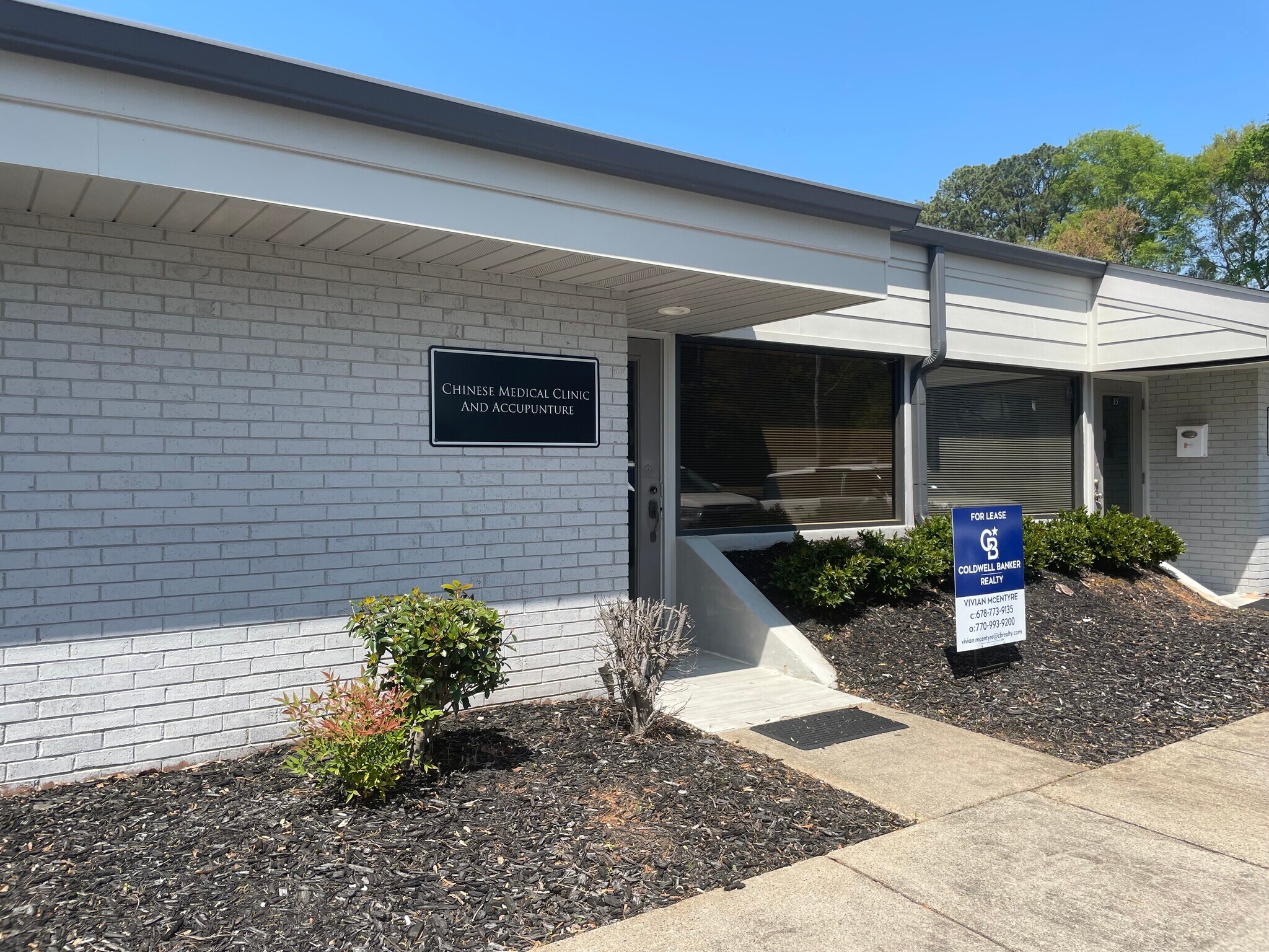 600 Houze Way, Roswell, GA à vendre Photo du bâtiment- Image 1 de 1