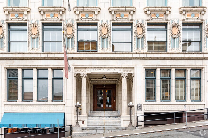 700 3rd Ave, Seattle, WA à louer - Photo du bâtiment - Image 3 de 3