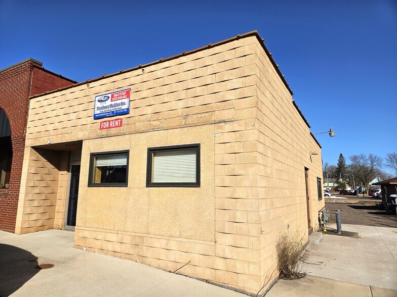 15 E Eau Claire St, Rice Lake, WI à vendre - Photo du bâtiment - Image 1 de 8
