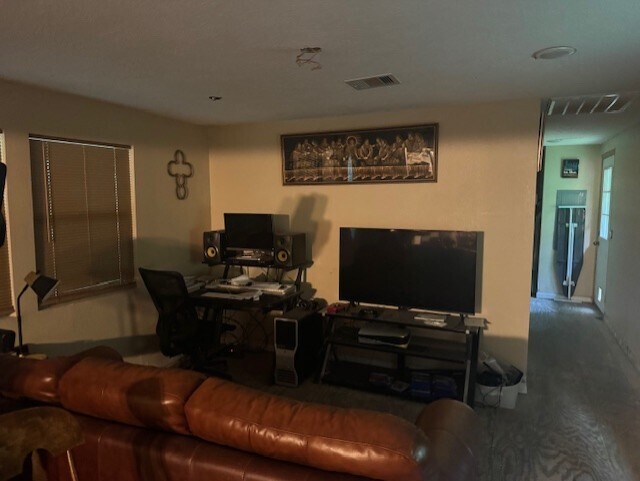 123 CR 343, Cleveland, TX à vendre - Photo intérieure - Image 3 de 12