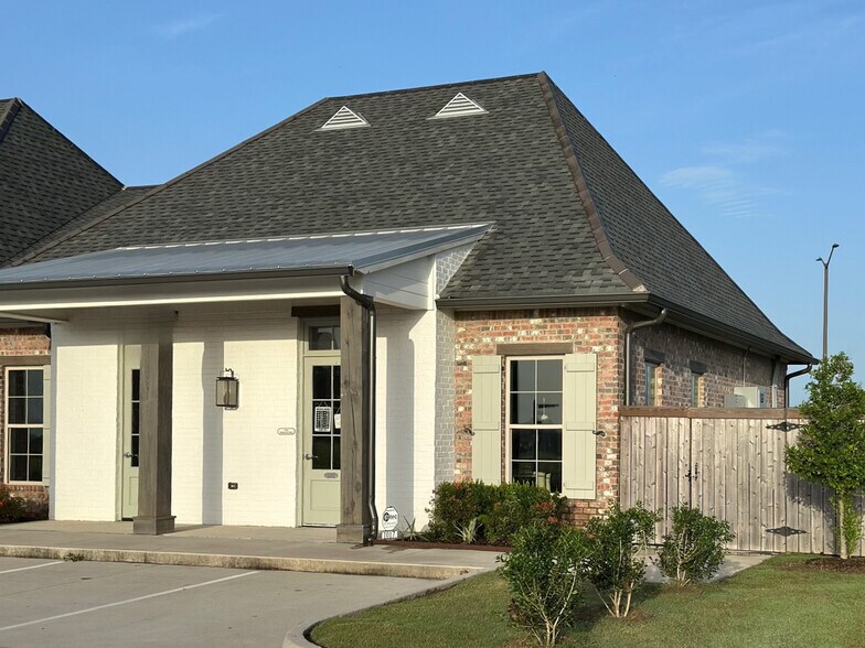 1017 Apollo Rd, Scott, LA à louer - Photo du bâtiment - Image 2 de 2
