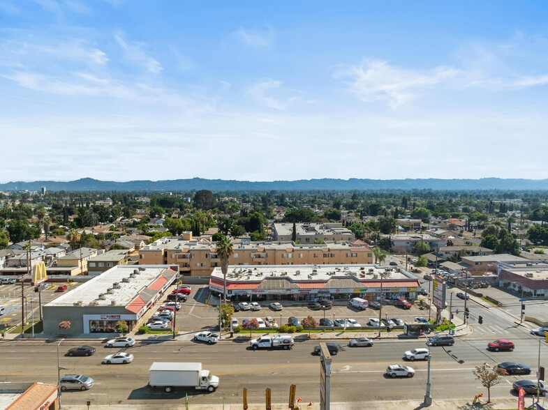 12650 Sherman Way, North Hollywood, CA à louer - Photo du bâtiment - Image 2 de 7