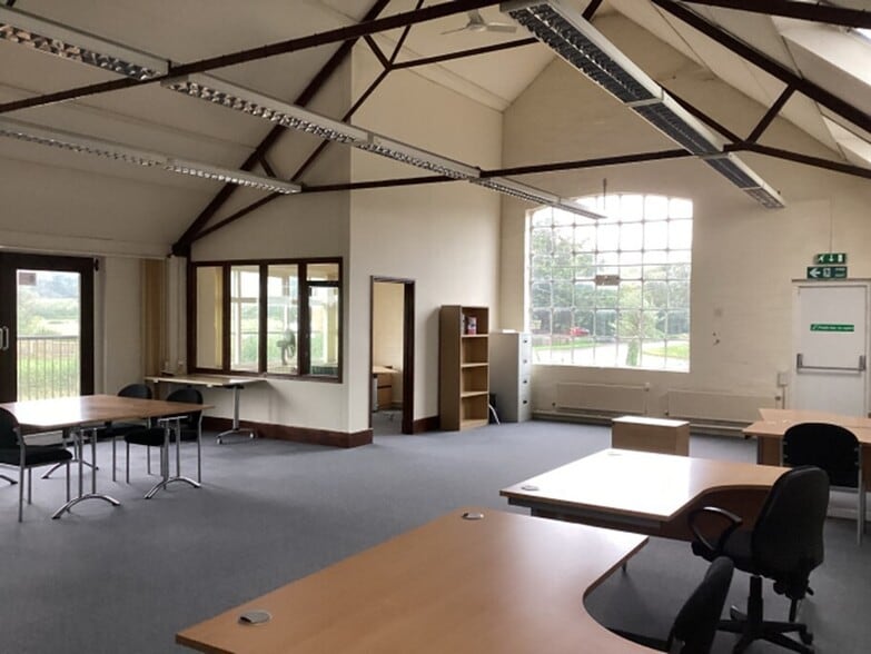 Broadway, Market Lavington, Market Lavington for lease - Interior Photo - Image 2 of 3