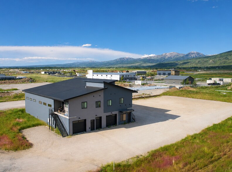 1310 Industrial Lane, Driggs, ID à vendre - Photo du bâtiment - Image 1 de 31