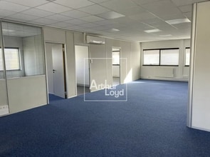 Bureau dans Chilly-Mazarin à louer Photo intérieure- Image 2 de 3