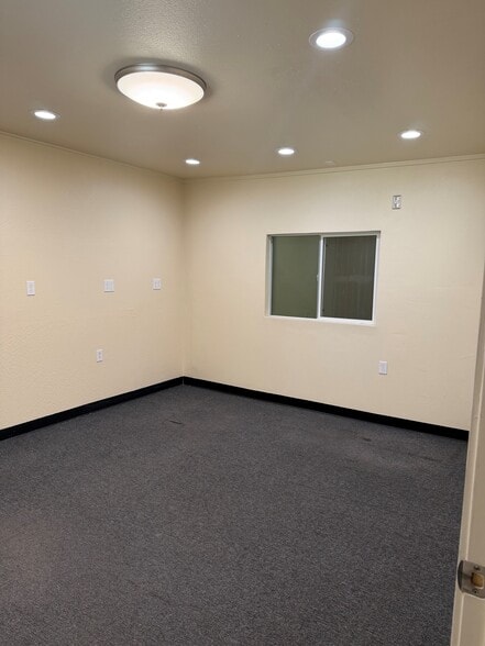 4009-4089 Cherokee Rd, Stockton, CA for lease - Building Photo - Image 2 of 8
