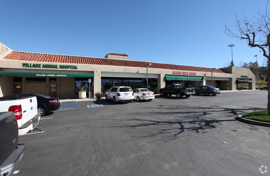 23351-23487 Golden Springs Dr, Diamond Bar, CA à louer - Photo du bâtiment - Image 3 de 11