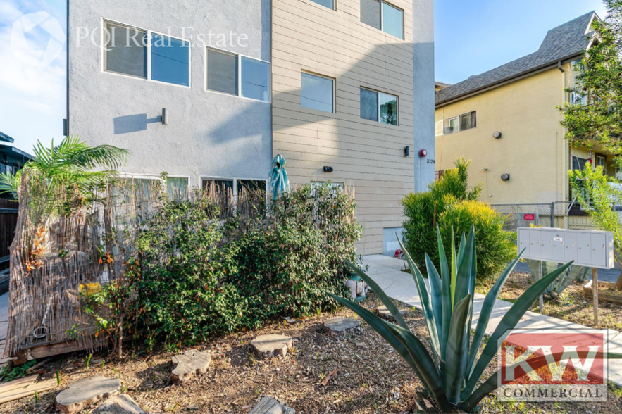 3324 N Chapman St, Los Angeles, CA à vendre - Photo du bâtiment - Image 3 de 16