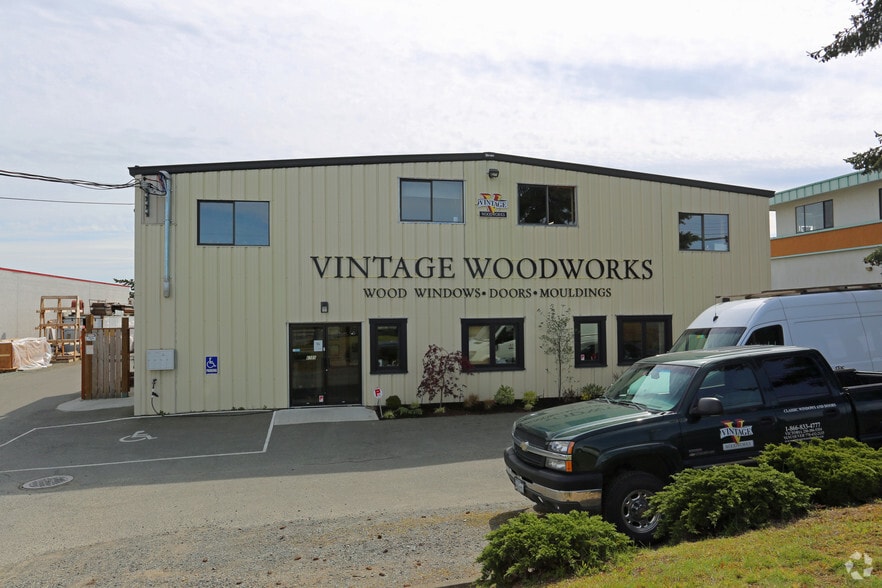 6701 Oldfield Rd, Saanich, BC à vendre - Photo du bâtiment - Image 2 de 3