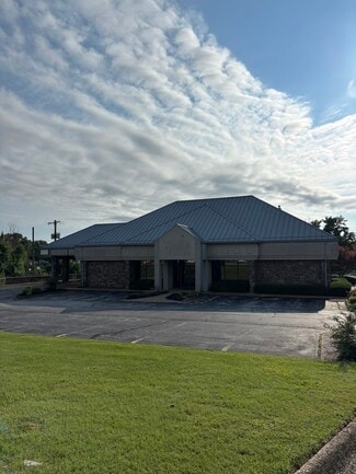 More details for 307 N Walton Blvd, Bentonville, AR - Retail for Lease
