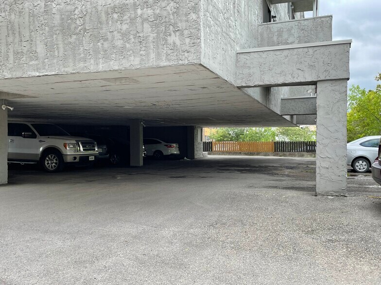 1728 26th Ave SW, Calgary, AB for sale - Building Photo - Image 1 of 1