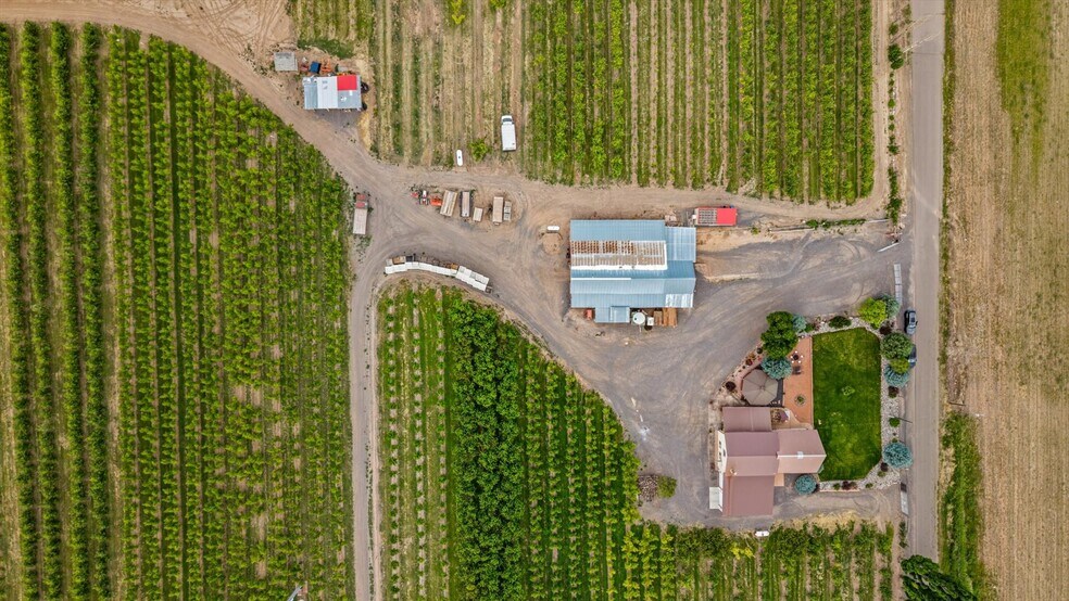 20809 Nowhere Rd, Eckert, CO à vendre - Photo du bâtiment - Image 2 de 39