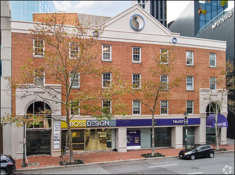 7220 Wisconsin Ave, Bethesda, MD à louer - Photo du bâtiment - Image 2 de 26