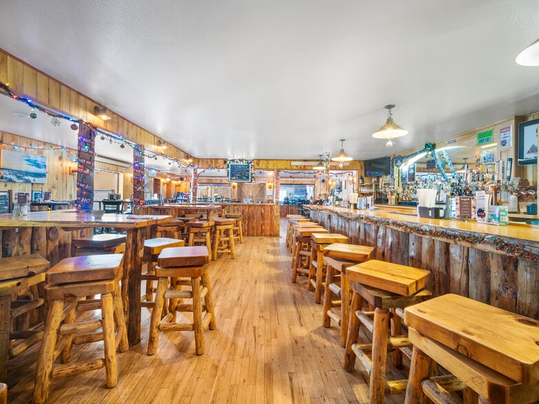 1148 Highway 11, Laramie, WY for sale - Interior Photo - Image 3 of 17