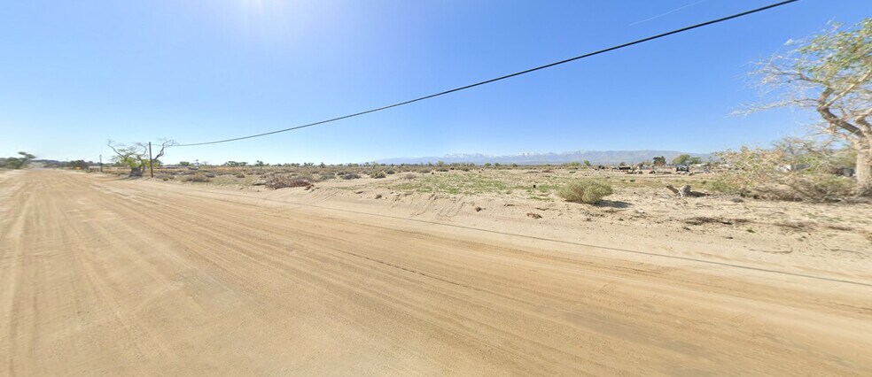 East Avenue Q, Palmdale, CA à vendre - Photo principale - Image 1 de 4