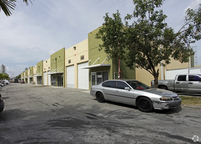 10601-10677 NW 122nd St, Medley, FL for lease - Building Photo - Image 2 of 45