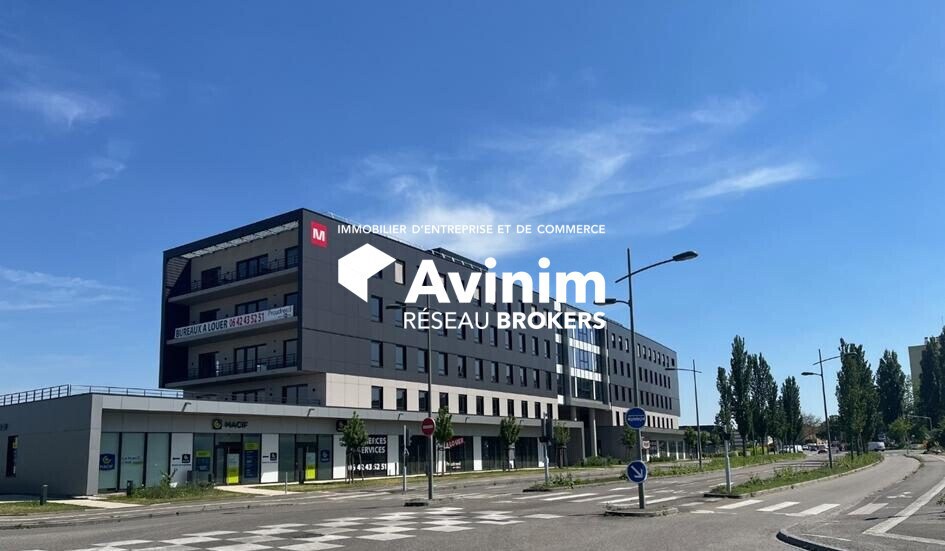 Retail in Strasbourg for lease Building Photo- Image 1 of 3