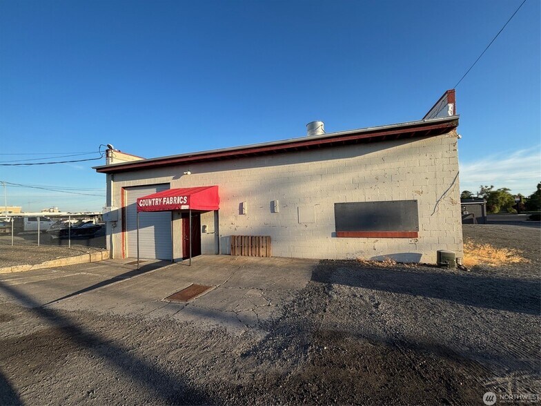 717 W Broadway Avenue Moses Lake portefeuille de 2 propriétés à vendre sur LoopNet.ca - Photo du bâtiment - Image 2 de 3