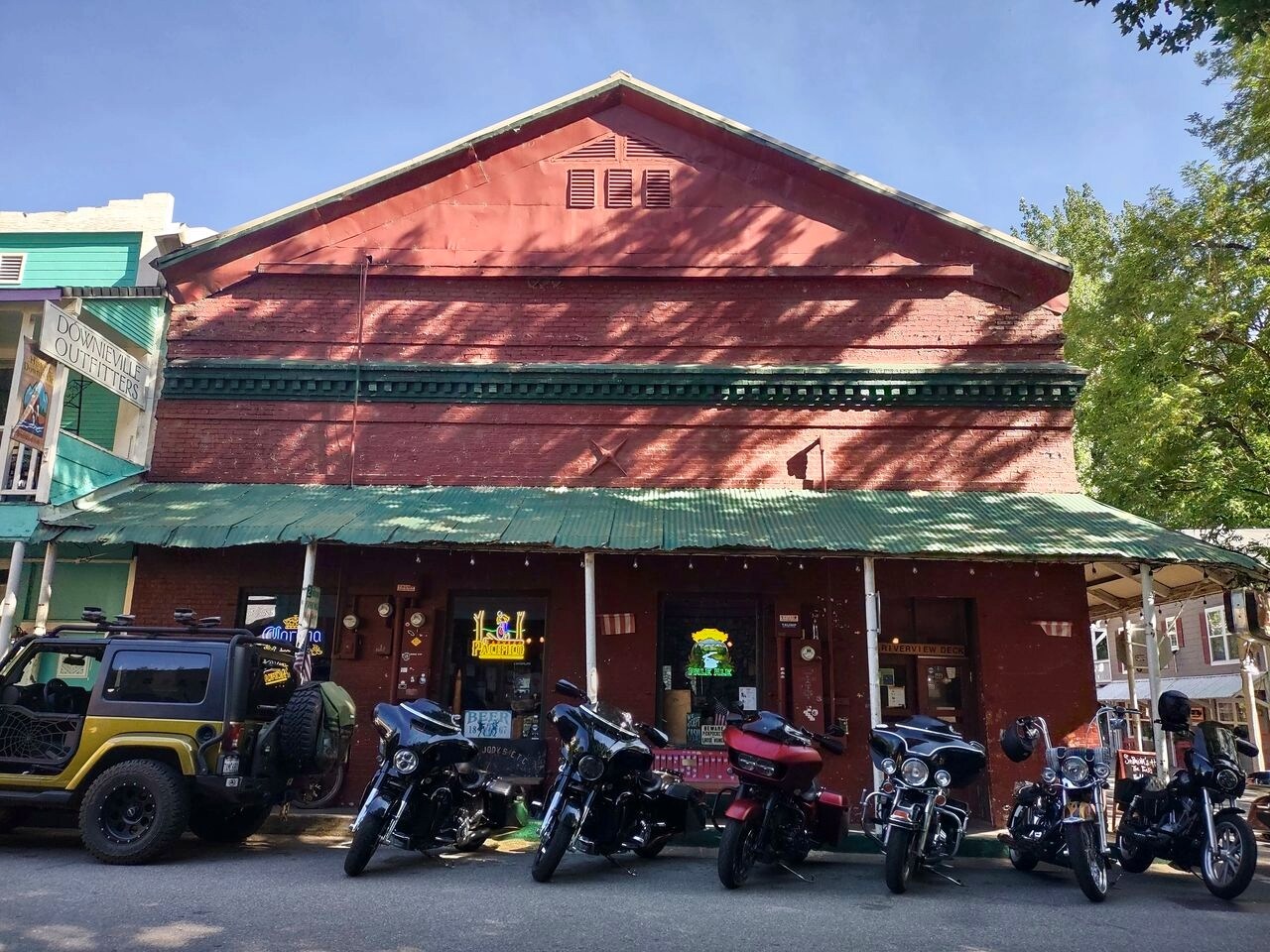 101 Commercial St, Downieville, CA à vendre Photo du bâtiment- Image 1 de 11