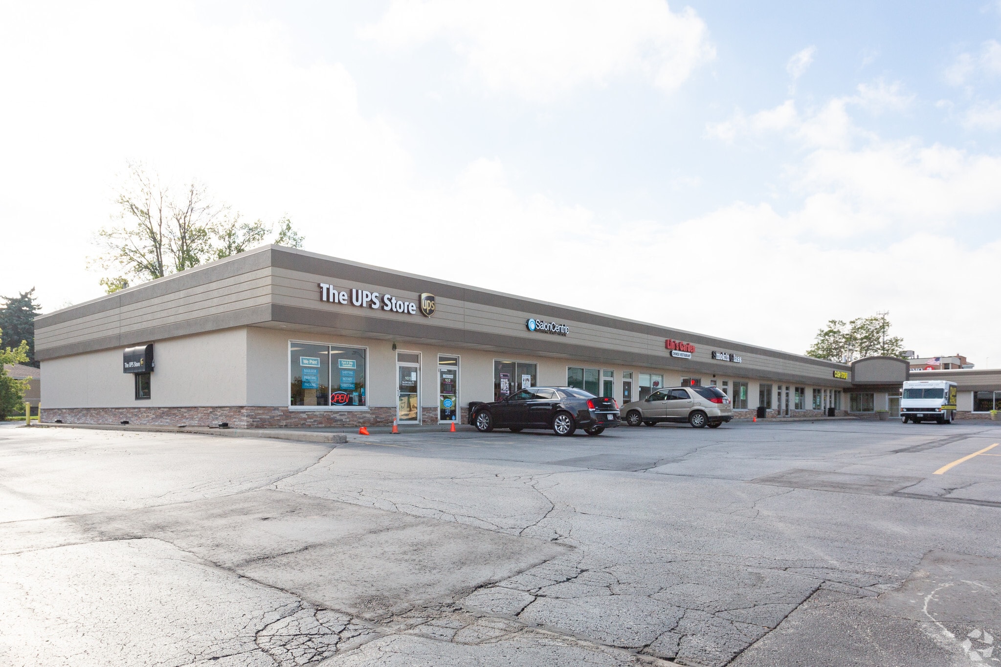 101-131 S Military Ave, Green Bay, WI for lease Building Photo- Image 1 of 9