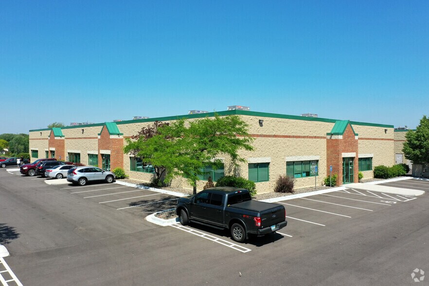 1260-1274 Helmo Ave N, Oakdale, MN à louer - Photo du bâtiment - Image 3 de 6