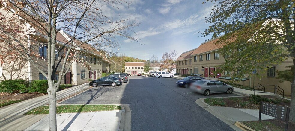 911-927 Russell Ave, Gaithersburg, MD for lease - Primary Photo - Image 1 of 8