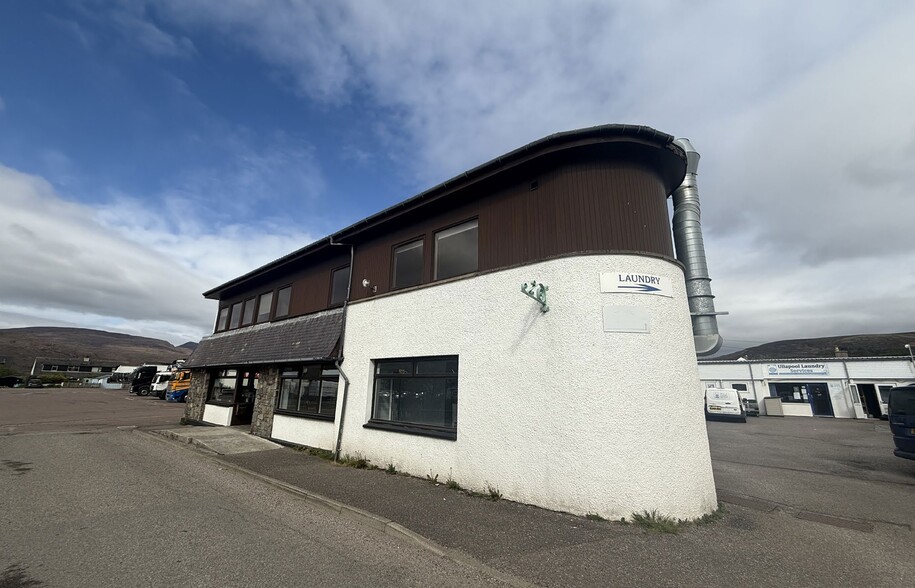 1-3 Latheron Ln, Ullapool for sale - Building Photo - Image 2 of 9