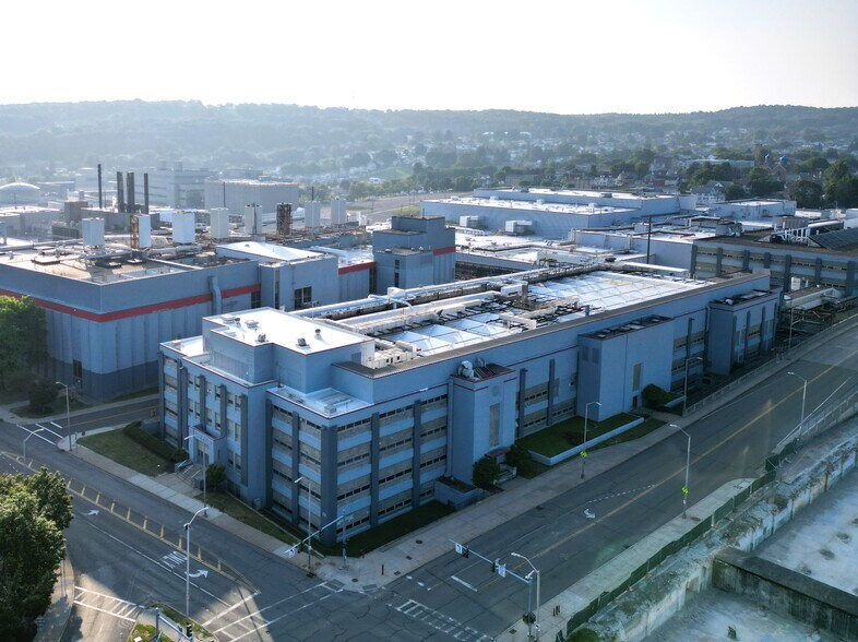 1701L North St, Endicott, NY à louer - Photo du bâtiment - Image 3 de 22