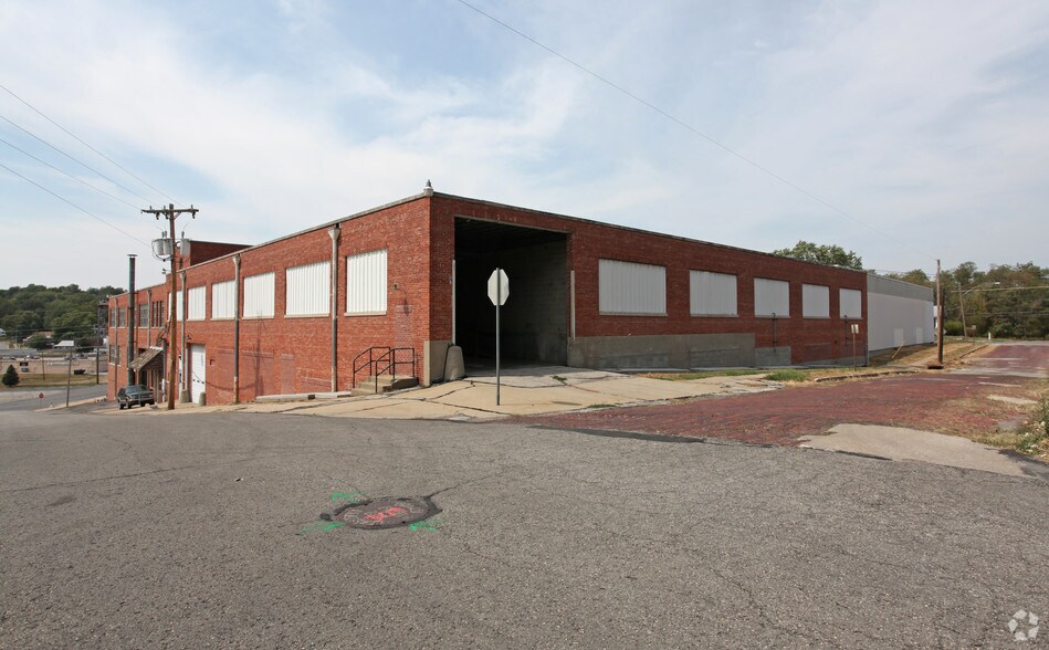 601 Albemarle St, Saint Joseph, MO for lease - Building Photo - Image 2 of 26