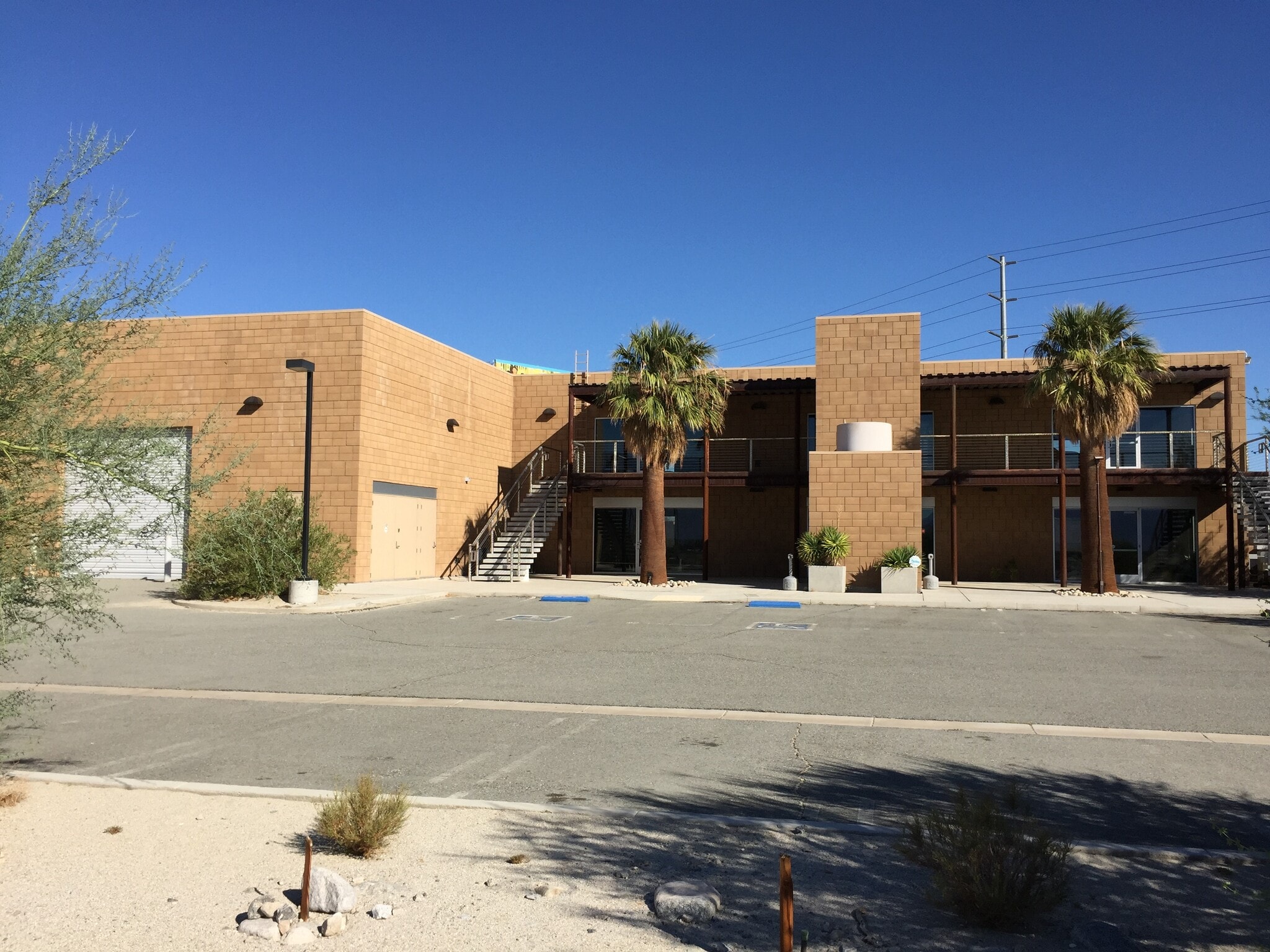 3301 Micro Pl, Palm Springs, CA à louer Photo du bâtiment- Image 1 de 5
