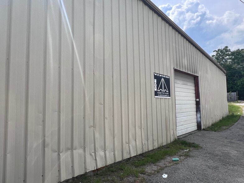 7224 Middle St, Columbia, SC for lease - Building Photo - Image 2 of 7