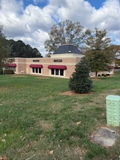 1398 Kildaire Farm Rd, Cary, NC à louer - Photo du bâtiment - Image 1 de 3