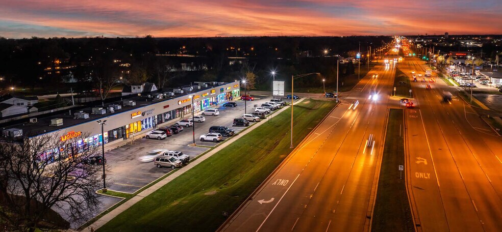 1011-1030 W North Ave, Villa Park, IL à louer - Photo du bâtiment - Image 2 de 4