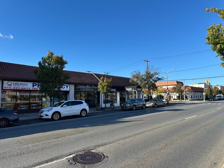 170 W Park Ave, Long Beach, NY à vendre - Photo du bâtiment - Image 2 de 3