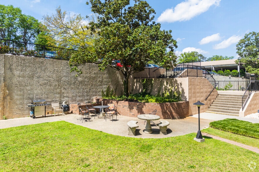 1825 St. Julian Pl, Columbia, SC for lease - Building Photo - Image 3 of 5