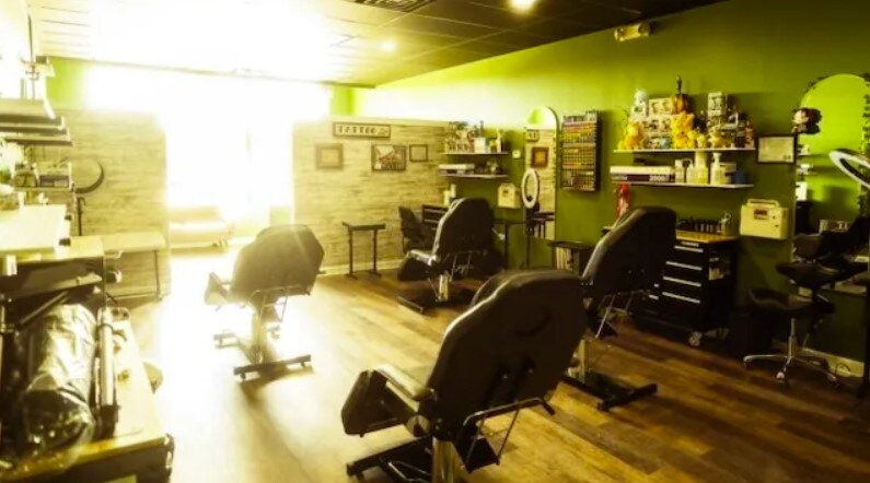 142 N Seymour Ave, Mundelein, IL à louer - Photo du bâtiment - Image 3 de 4