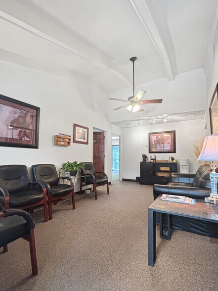 8751 E Hampden Ave, Denver, CO à vendre - Photo du bâtiment - Image 3 de 40