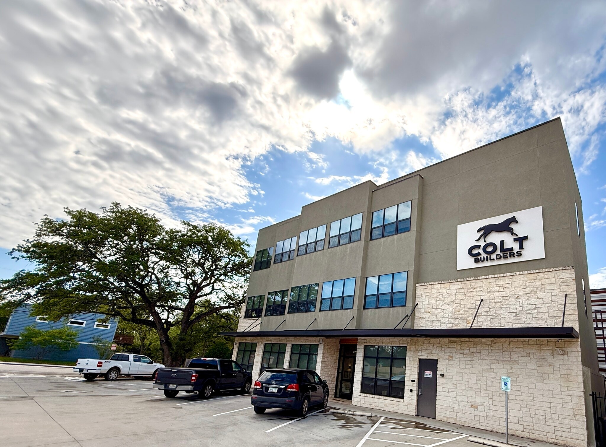 2204 Western Trails Blvd, Austin, TX for sale Building Photo- Image 1 of 22