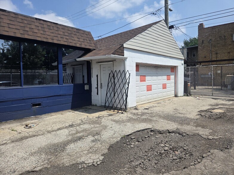 2901 N Cicero Ave, Chicago, IL à louer - Photo du bâtiment - Image 3 de 9