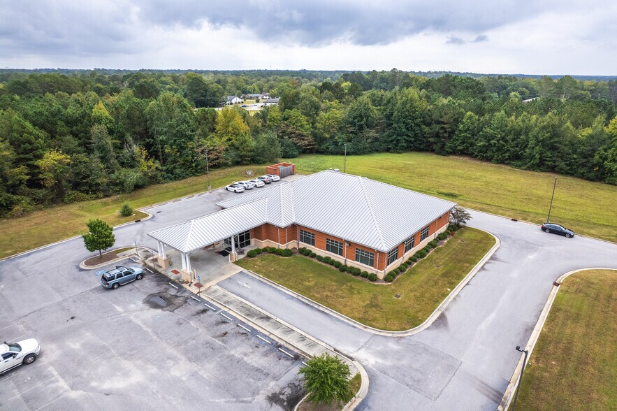 621 McNeil Cir, Thomson, GA à vendre - Photo du bâtiment - Image 2 de 4